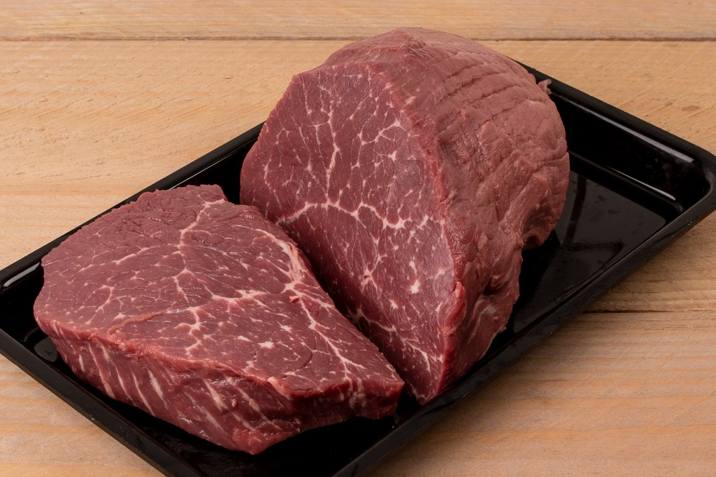 Keksa erkaklar va yosh bokira qizlar ishtirokidagi rus tilidagi porno VKontakte-da havaskor porno