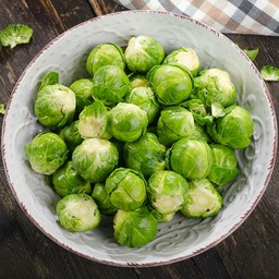 gebakken spruitjes met amandelschaafsel