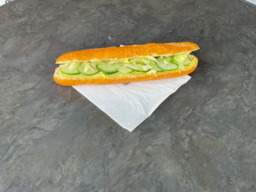 Broodje kip kerrie salade