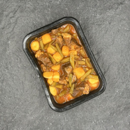 Stoofpot: aardappel, rundvlees en saus