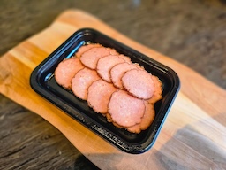 Gesneden Grillworst -vleeswaren