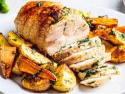 Kalkoen rollade gevuld met kipgehakt en cranberry's