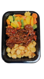 Biefstukreepjes in ketjapsaus, groentemix, en krieltjes